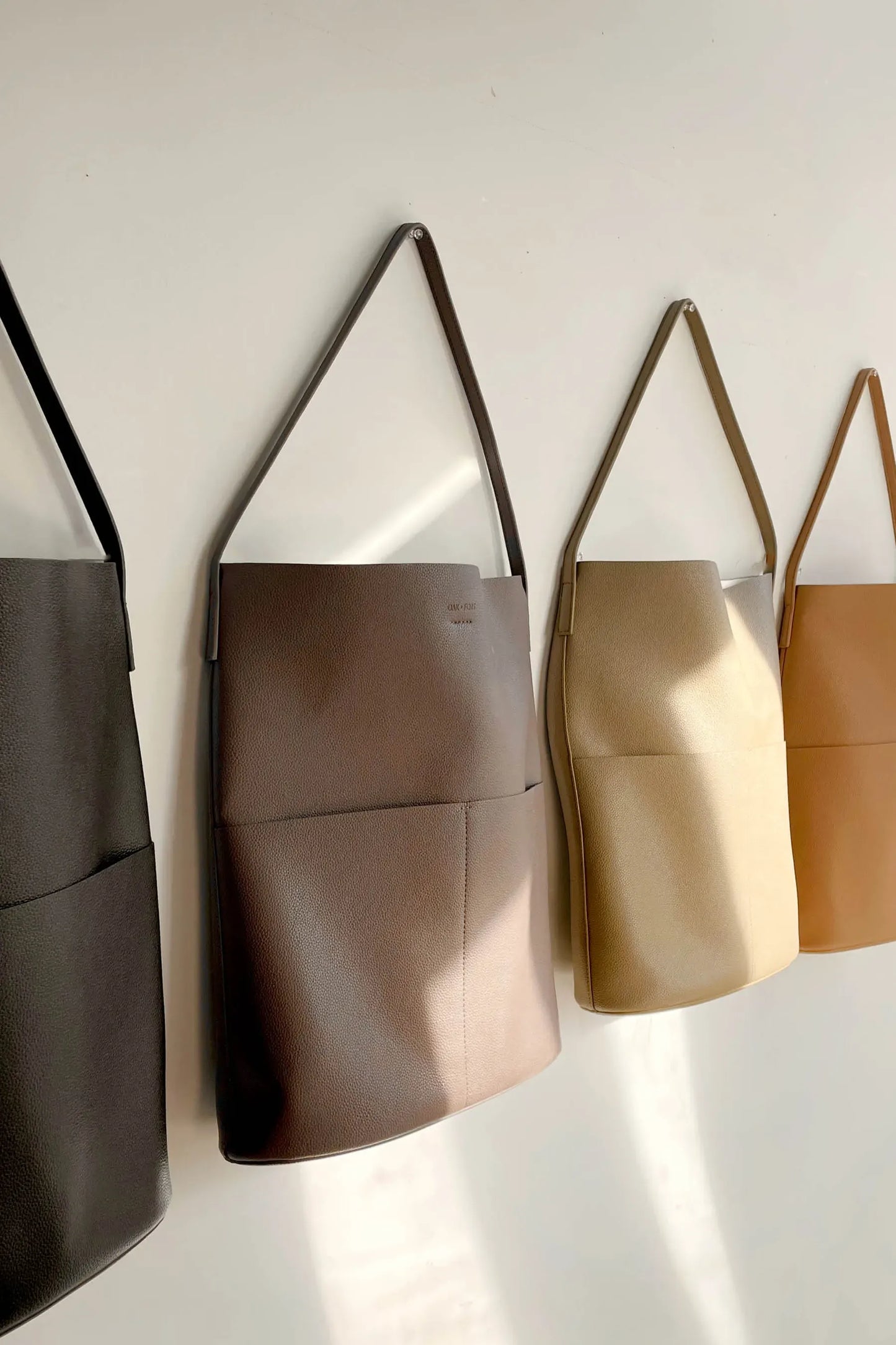 大容量皮革單肩包 VEGAN LEATHER TOTE BAG